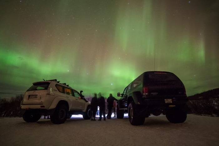 Private SUPER Jeep Northern Lights Tour